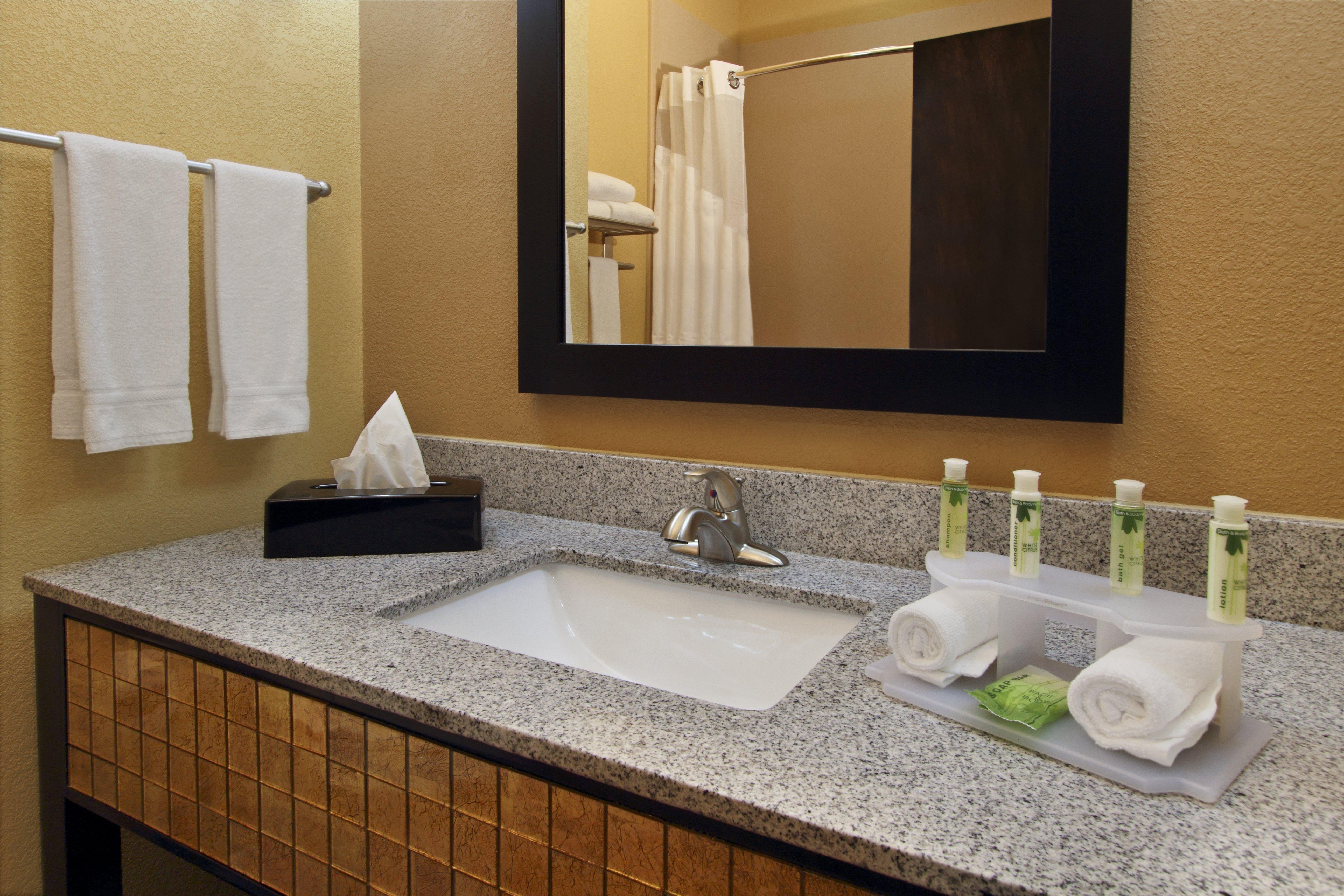 Holiday Inn Express & Suites Houston East - Baytown, An Ihg Hotel Exterior foto